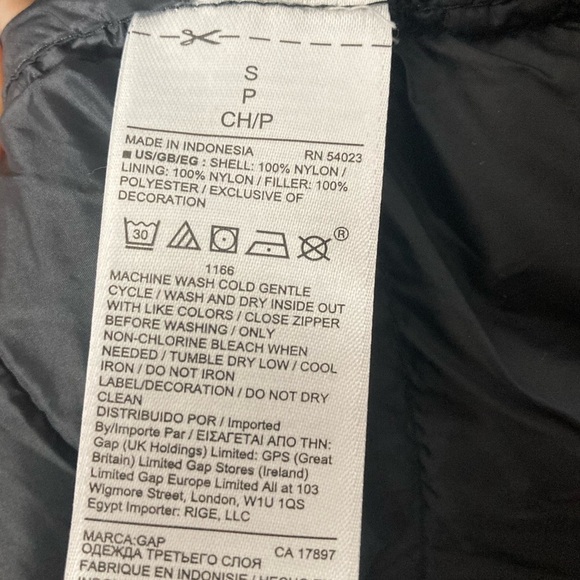 Gap cold control water resistant fabric packs into pocket black puffer coat S - Picture 6 of 6
